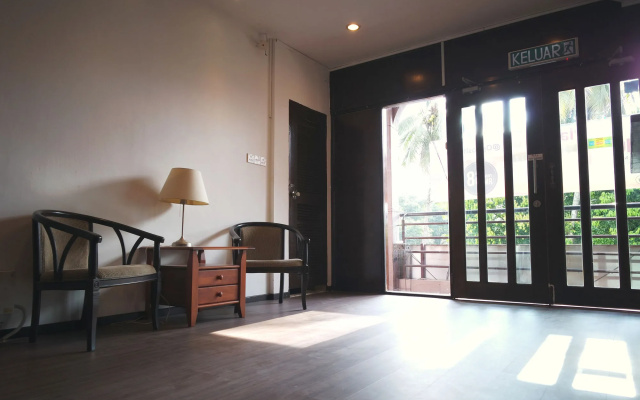 Place2Stay - Opposite Hilton