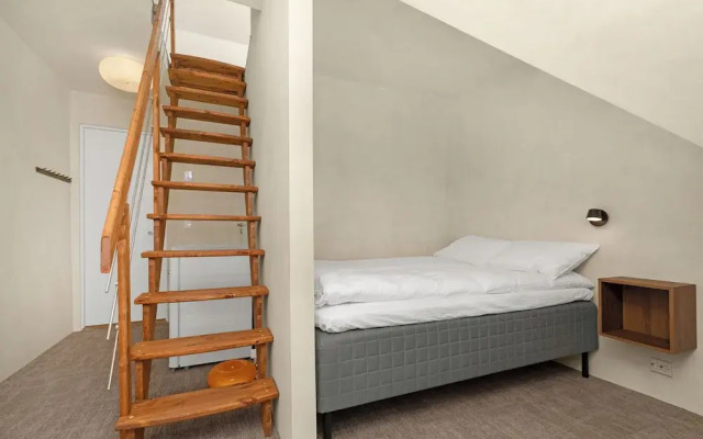 Central Guest House - Private Bathroom
