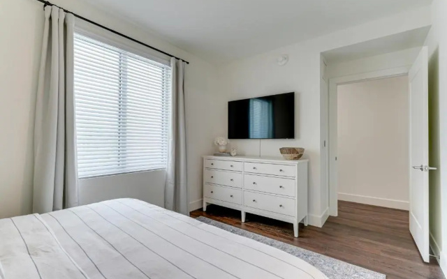 All-New, Waterfront Condo in Downtown Sarasota!