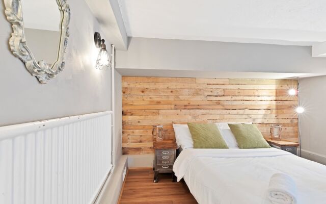 Отель Little Garden Cabin комната для гостей