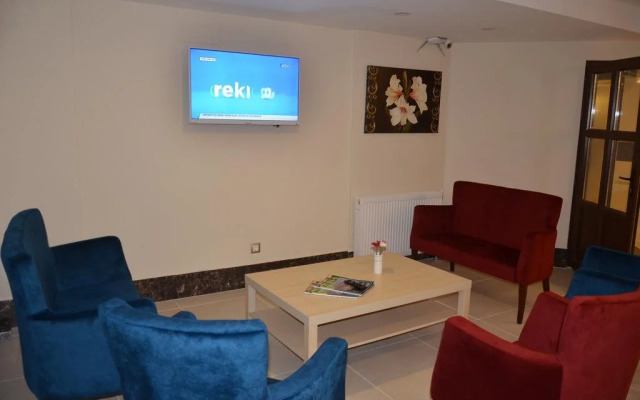 Apameia Hotel