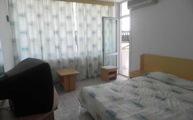 Hotel Oasis комната для гостей