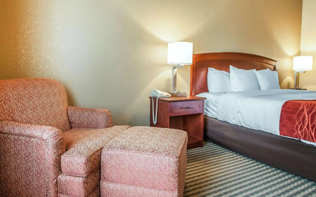 Comfort Inn & Suites Carneys Point - Pennsville