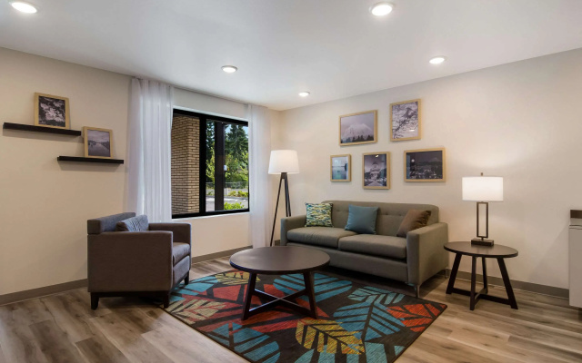 Woodspring Suites Olympia - Lacey