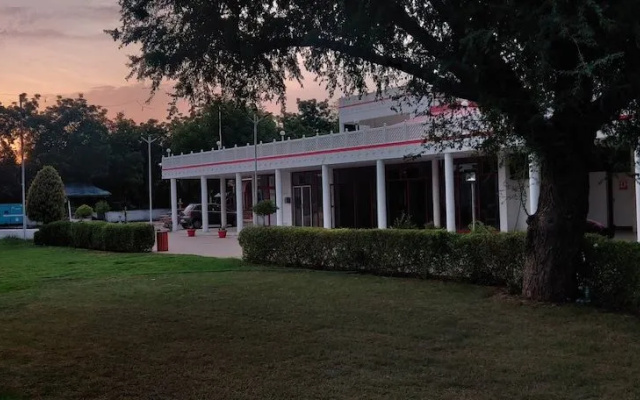 Riders Resort