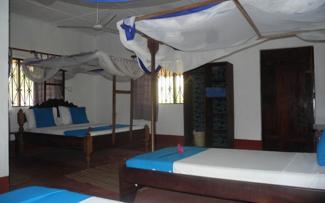 Sazani Beach Lodge and Tidal Lounge