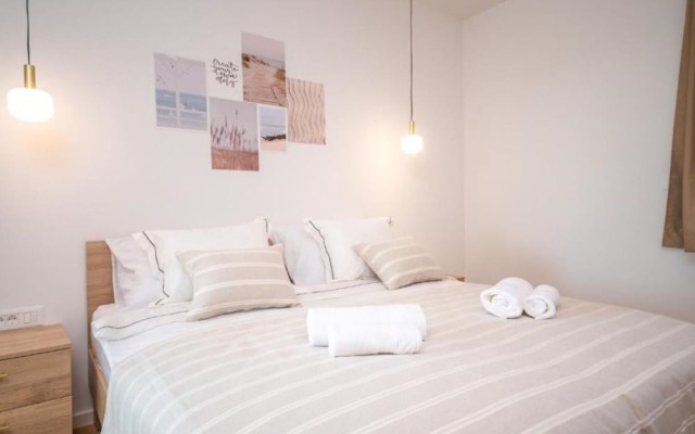 Apartments Vrsi