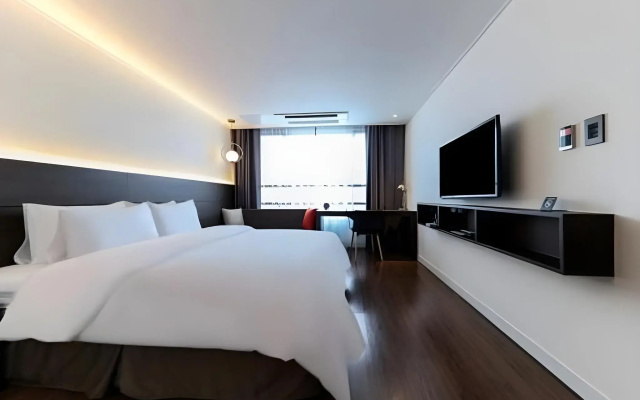 Hotel The Grang Jungmun