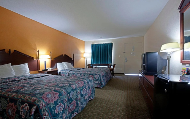 Newnan Lodge