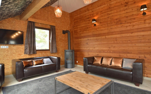 Gorgeous Holiday Home in Waimes With In-house Theatre & Pool