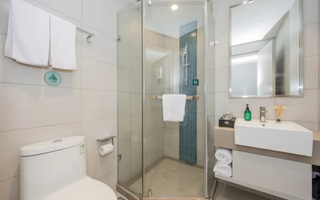 Homeinn Selected Hotel (Shanghai Ruijin hospital Dapuqiao Subway Station)