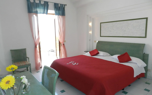 Hotel Holiday