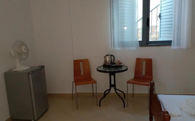 Tasos Rooms