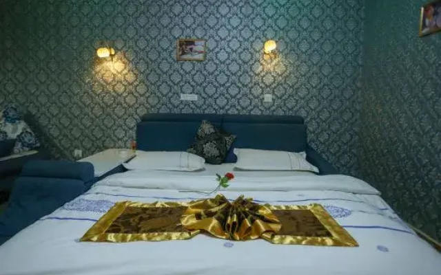 Yuelai Apartment Hostel