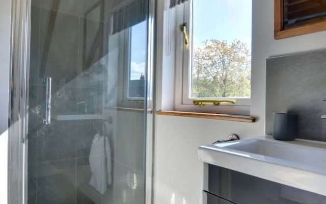 Groombridge Apt Groombridge