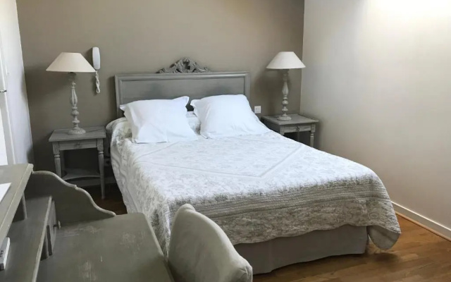 Hôtel Le Chatellier – Piscine chauffée d’avril à octobre