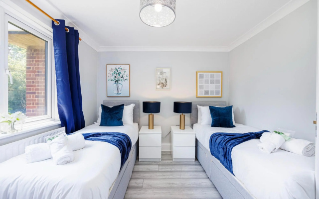 Convenient and Stylish 2-Bed Apartment in Croydon