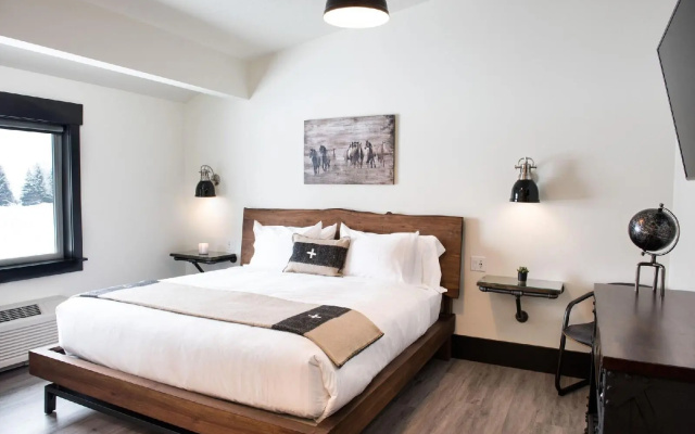 Compass Rose Lodge