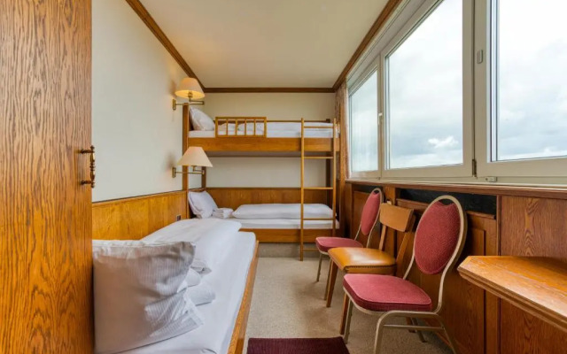 FF&E Hotel Dania