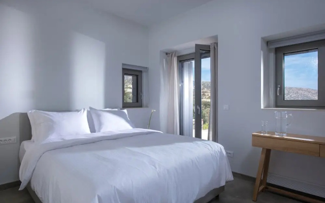 Seafront Luxury in Crete With Private Pool & Sauna