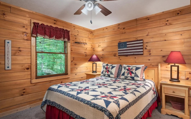 On Smoky Pond - 3 Br Cabin