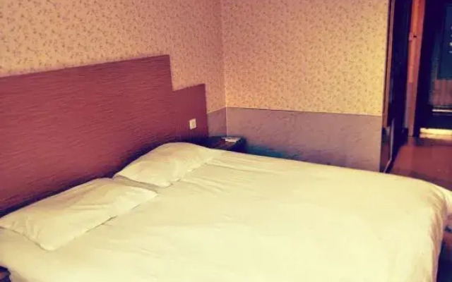 Aiju chain hotel (Yingkou Xiongyue Railway Station)