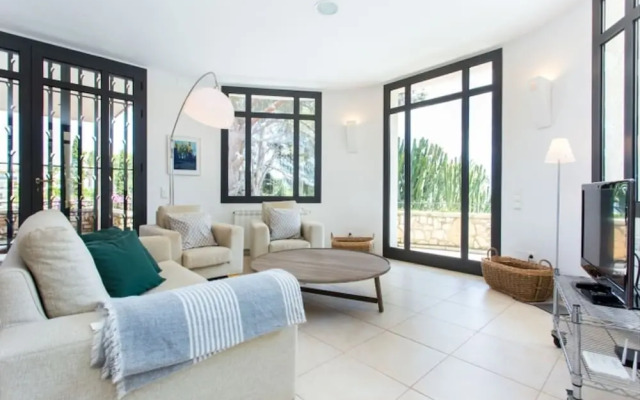 Th06 Villa in Miami Platja 6 Bedrooms