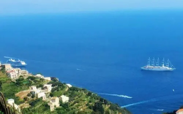Casa Ambrosia in Amalfi with sea view, wifi and AC