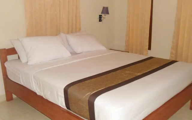 Sudis Cottages