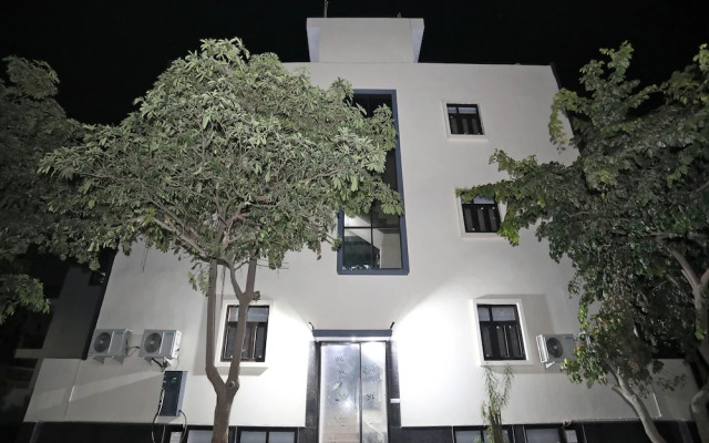 OYO 10581 Platinum Residency