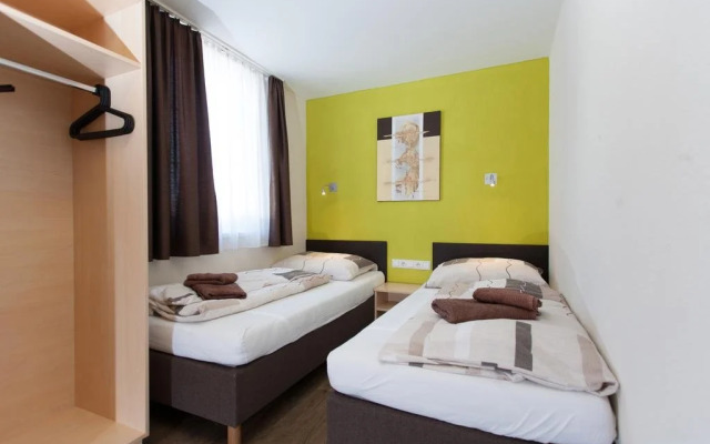 Rutsche Hostel