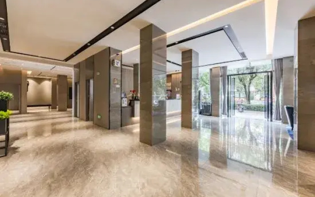 HanTing Hotel (Chuxiong Administrative Service Center Xiongbao Road)