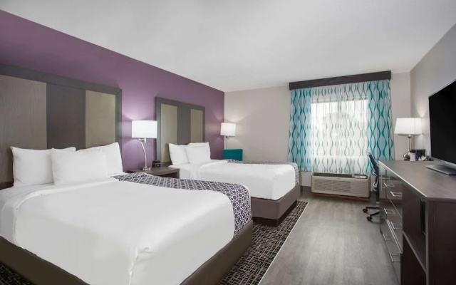 La Quinta Inn & Suites by Wyndham Roanoke Salem