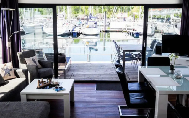 Hausboot in Boltenhagen