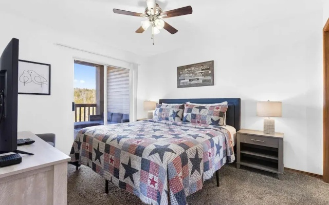 Scenic Lakeview Stay for 5!