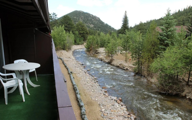 Fawn Valley Inn: 210