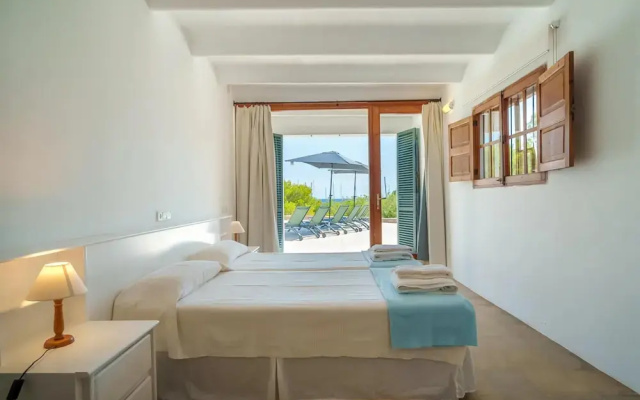10-guest Beachfront Villa in Mallorca