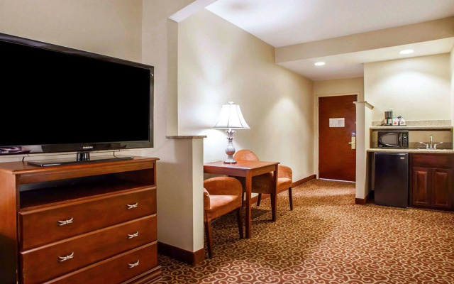 Comfort Suites East Brunswick - South River