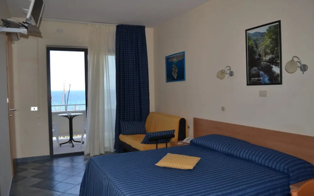 Hotel Jonic
