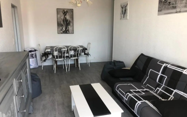 Beautiful Renovated T3 In The Heart Of Grasse!