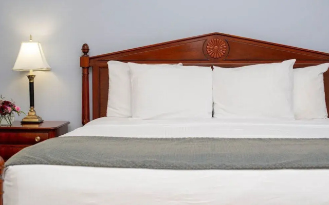 Athenaeum Hotel