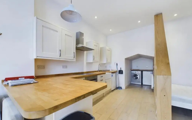 Exeter Cozy Apartment Retreat