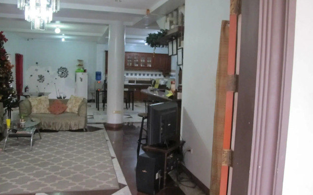 Pere Aristo Guesthouse