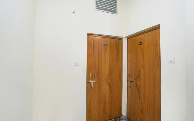 Hotel Kashi Khand
