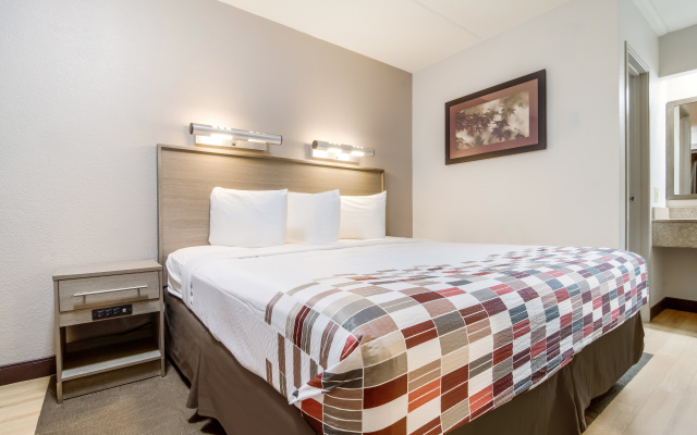 Red Roof Inn Detroit - Farmington Hills