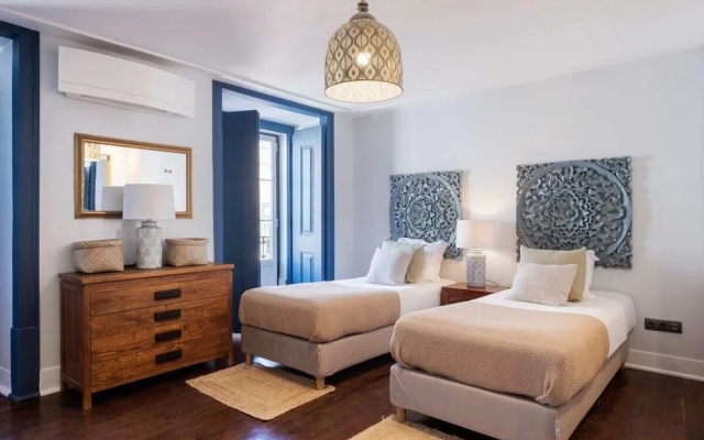 Bella Vista - Modern Classic in Heart of City