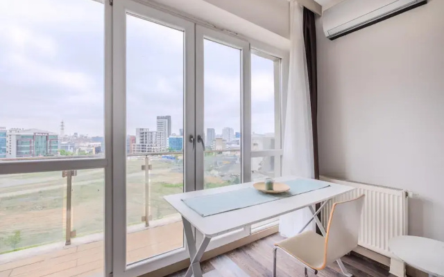Modern Residence Studio Flat w Balcony in Bagcilar