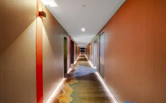 Kunming Lirui Hotel (Plateau Pearl International Trade City)