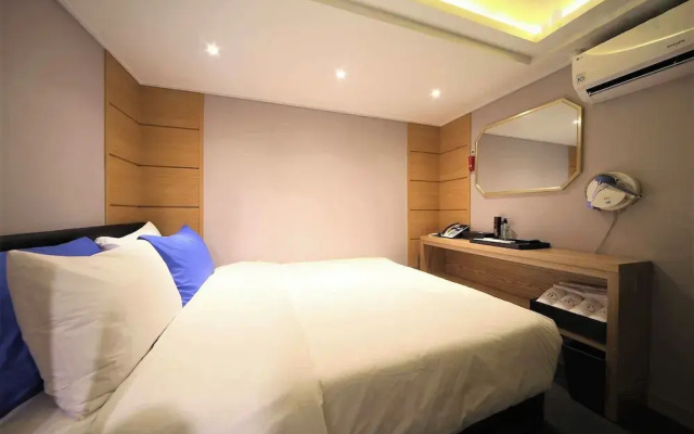 Bay hotel
