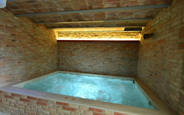 Farmhouse in Montecatini With Sauna & Pool